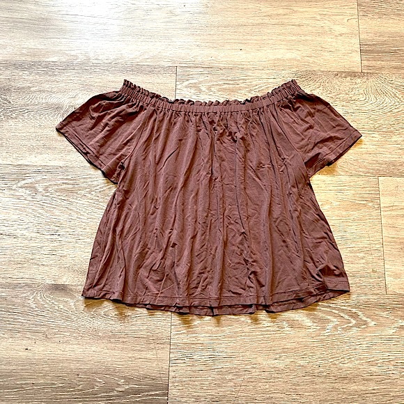 ARITZIA • WILFRED • Sartre Off-Shoulder Flowy T-Shirt • Small • Mauve Brown - Picture 13 of 13